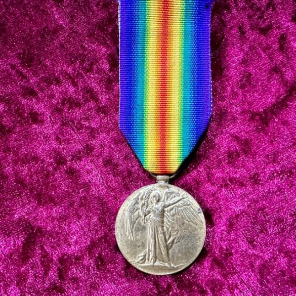 WW1 Machine Gun Corp Victory Medal 1